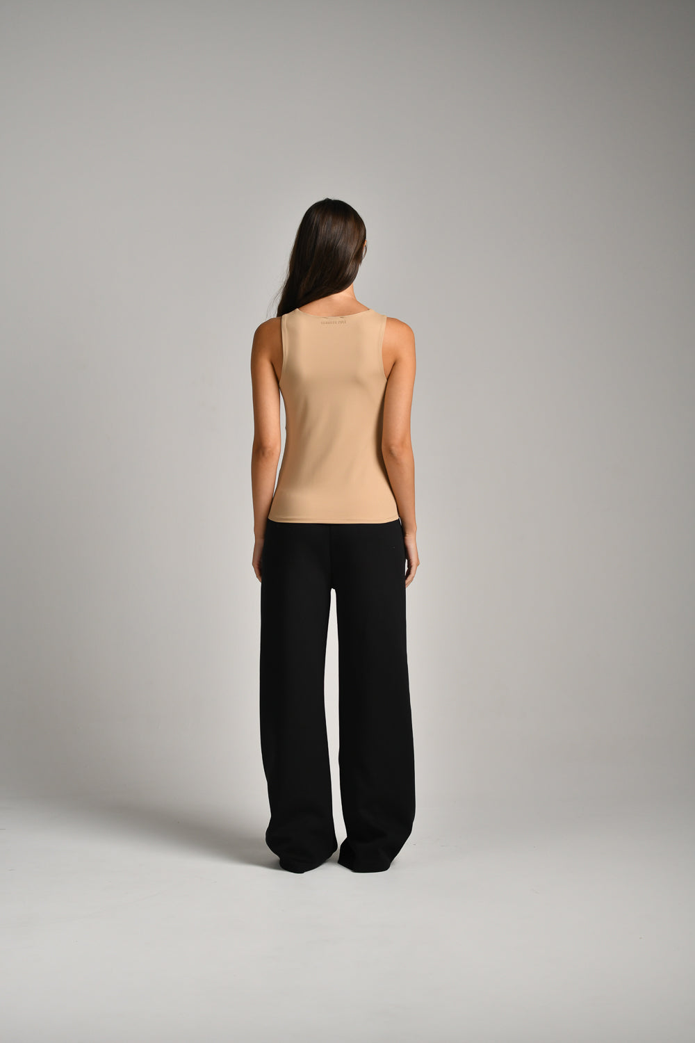 גופייה מבד אלסטי לנשים