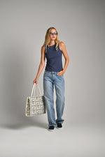 גופייה מבד אלסטי לנשים