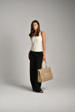 גופייה מבד אלסטי מפתח מרובע