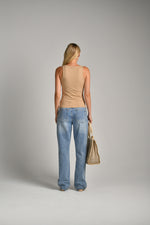 גופייה מבד אלסטי מפתח מרובע