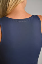 גופייה מבד אלסטי מפתח מרובע