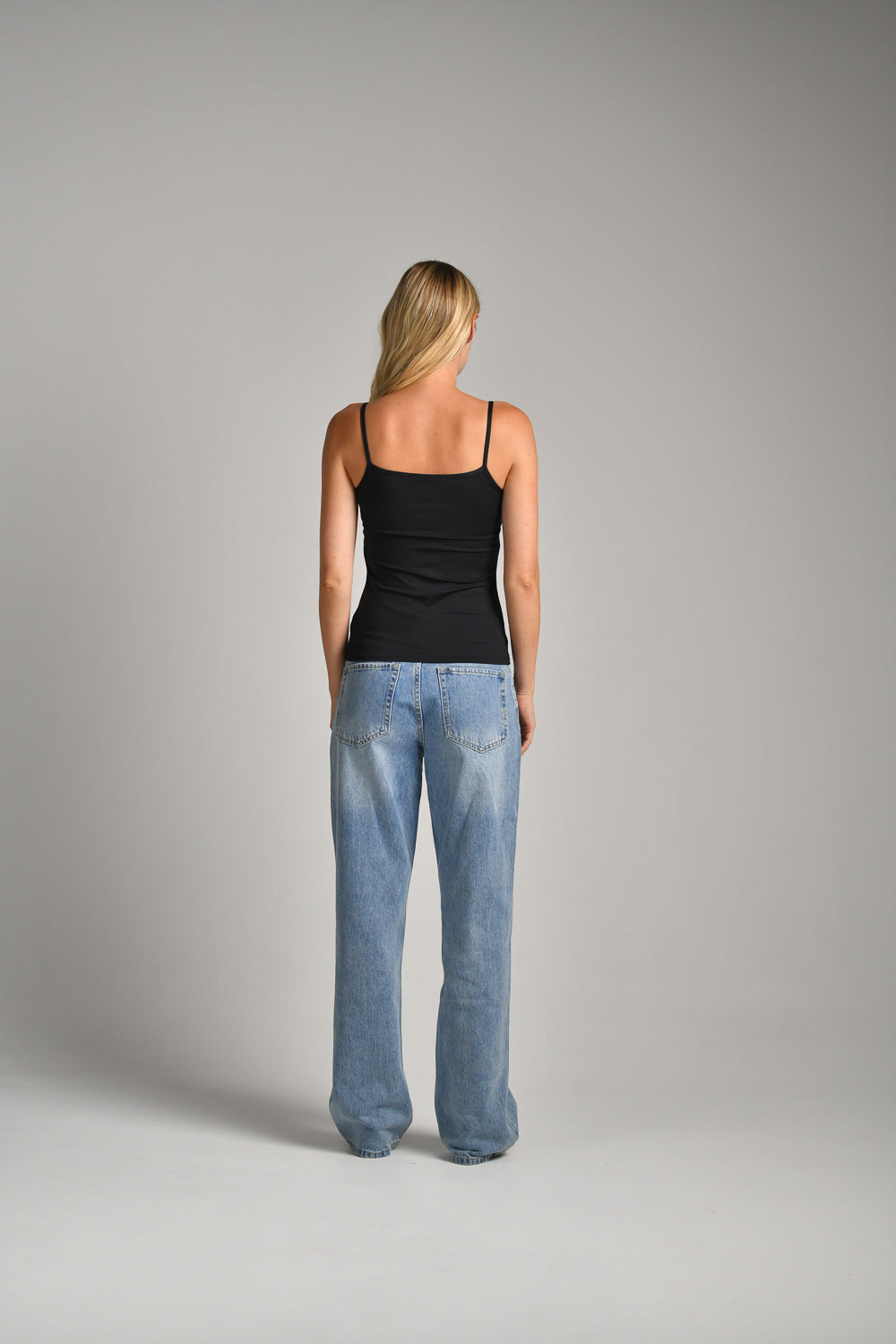 גופיית ספגטי מבד אלסטי 