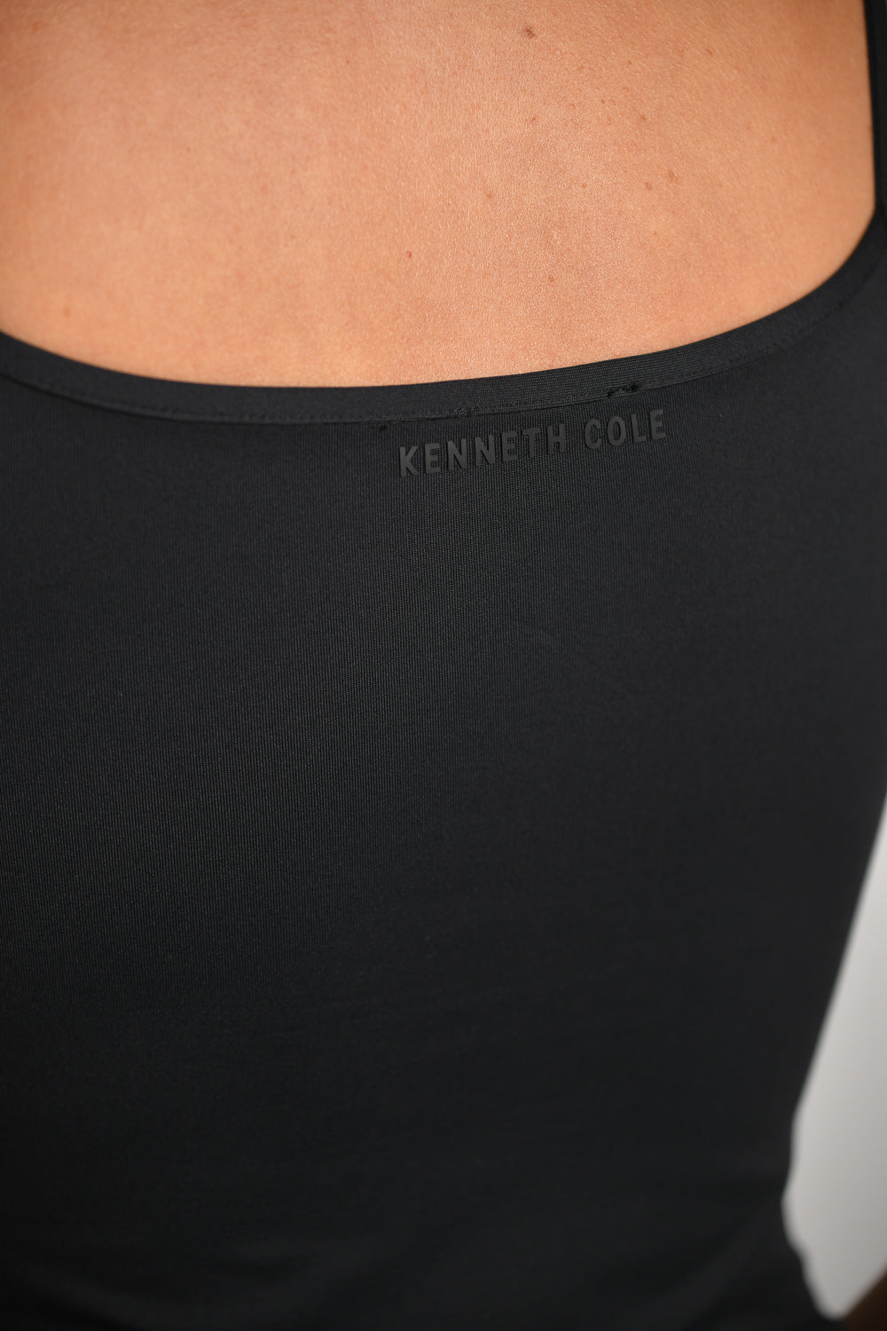 גופיית ספגטי מבד אלסטי 