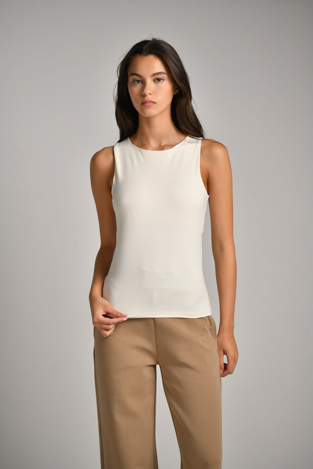 גופייה מבד אלסטי לנשים