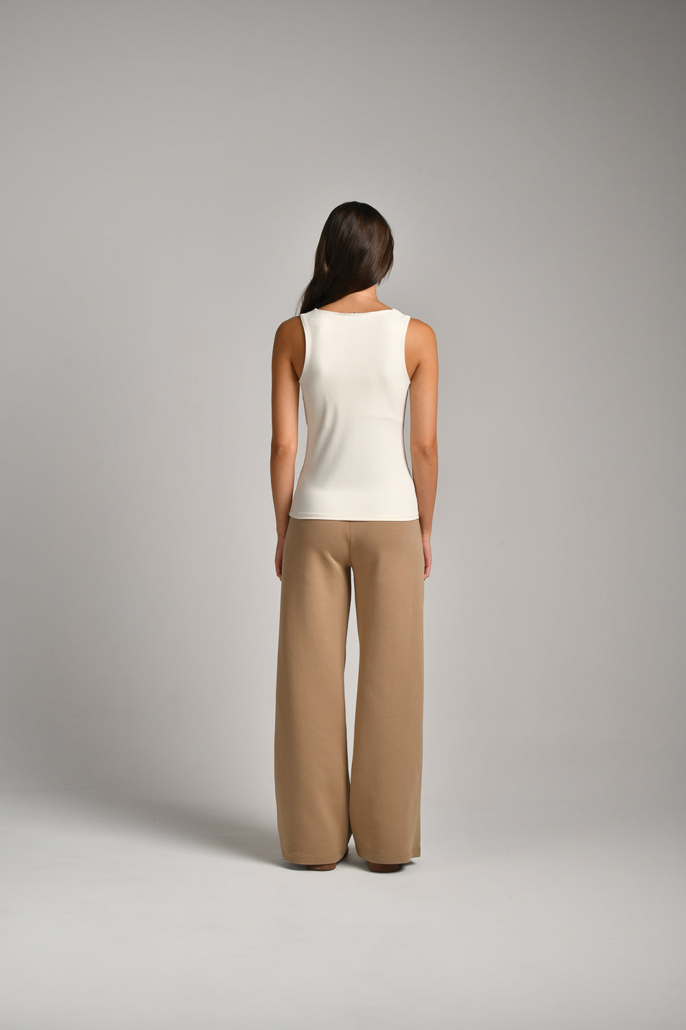 גופייה מבד אלסטי לנשים