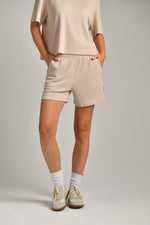 שורט פיקה לנשים