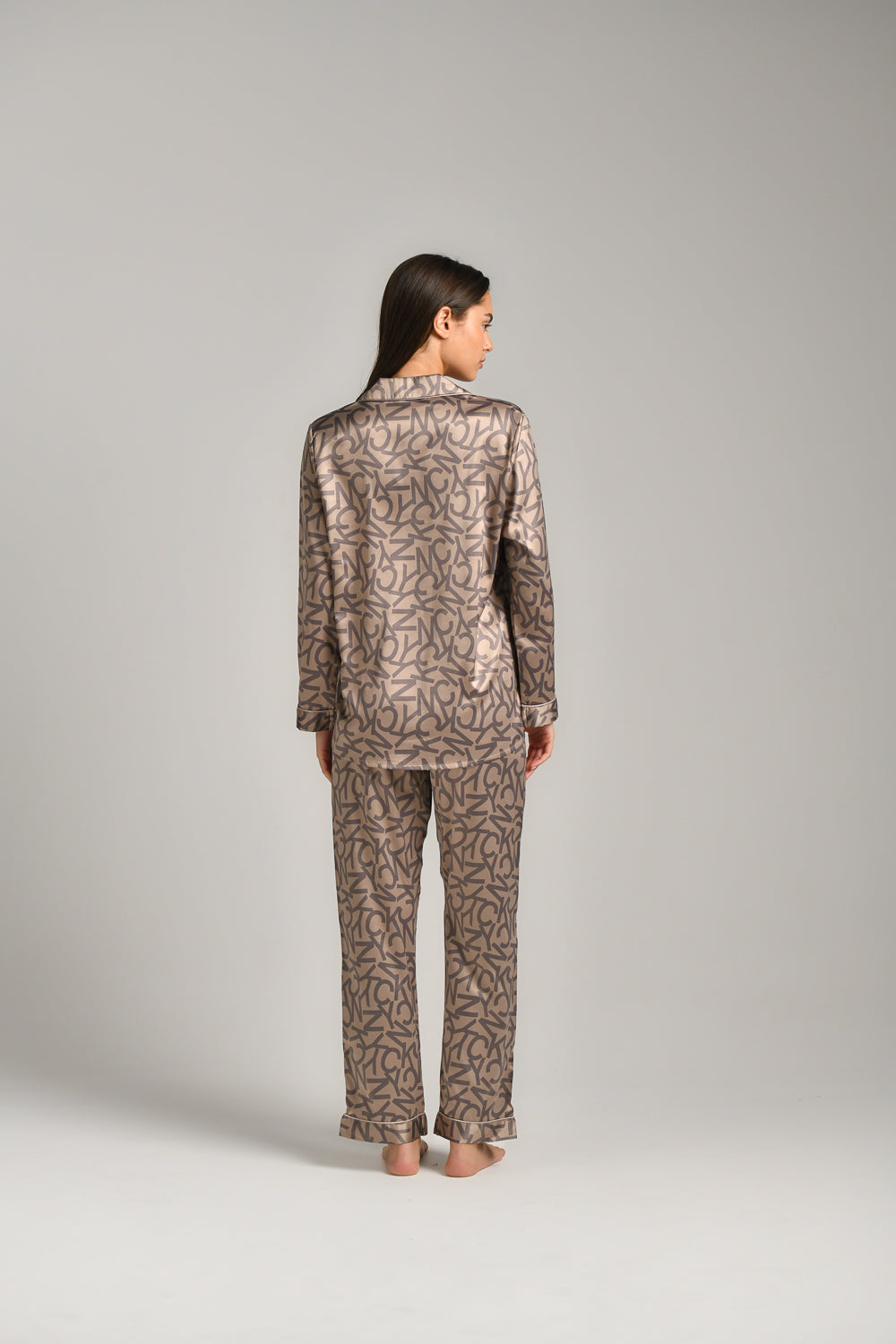 סט פיג'מה ארוכה לנשים