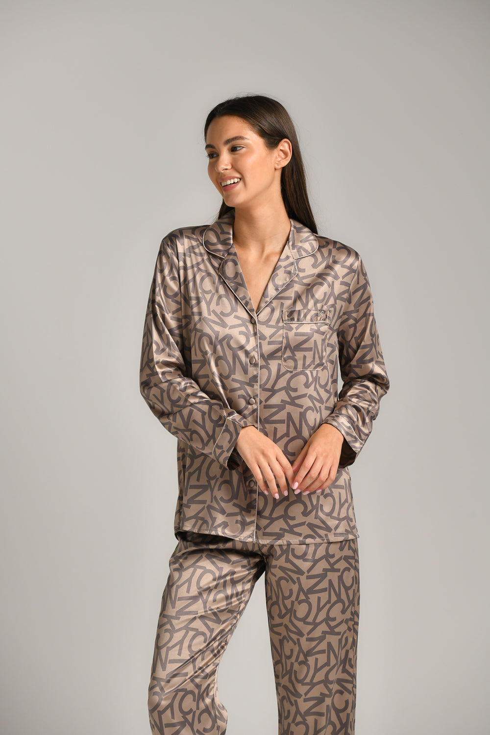 סט פיג'מה ארוכה לנשים