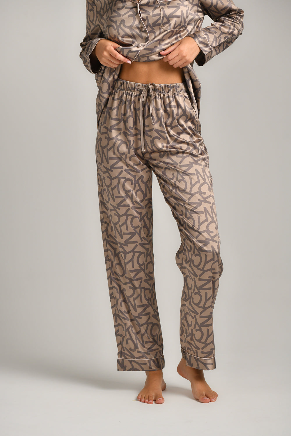 סט פיג'מה ארוכה לנשים