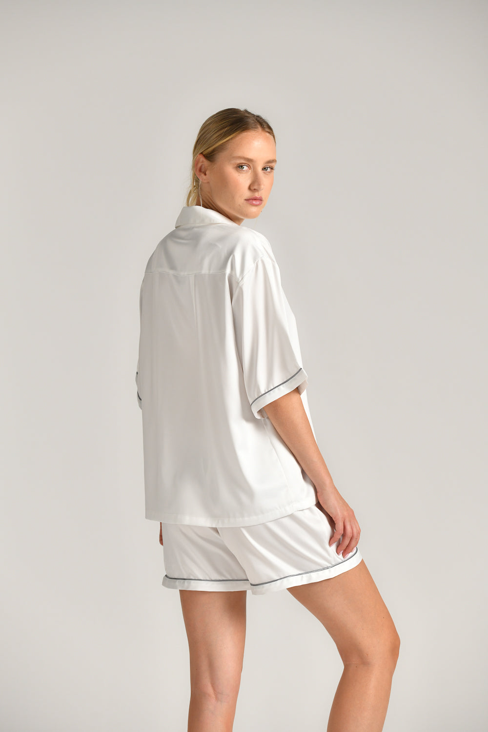 סט פיג'מה קצרה לנשים