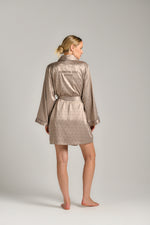 חלוק בית לנשים