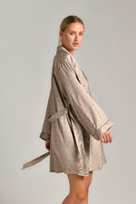 חלוק בית לנשים