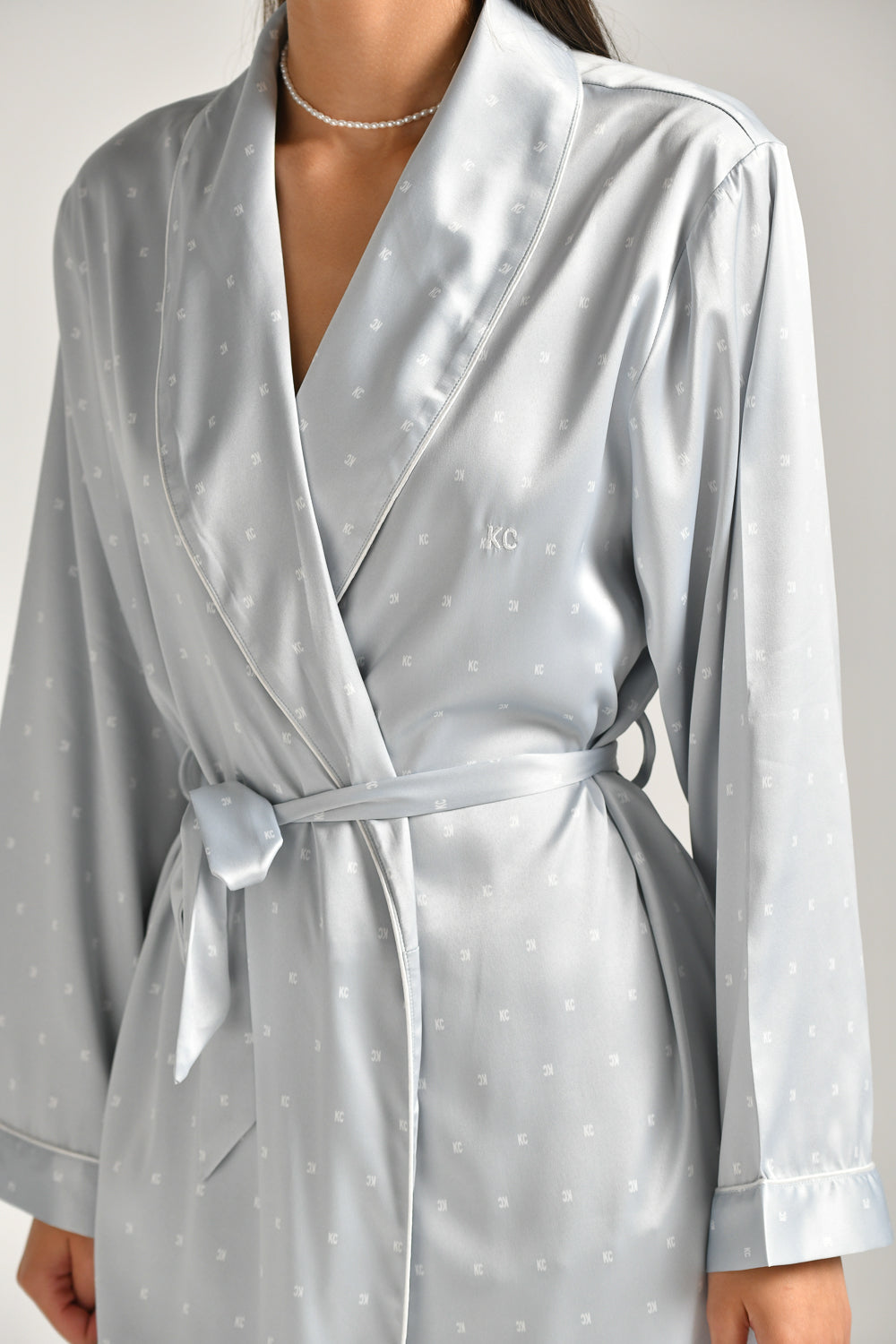 חלוק בית לנשים