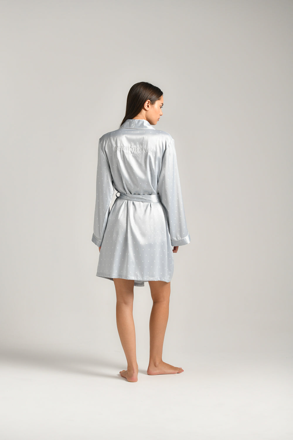 חלוק בית לנשים