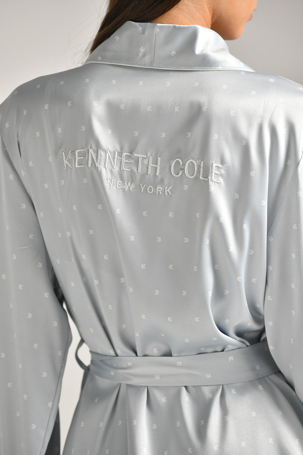 חלוק בית לנשים