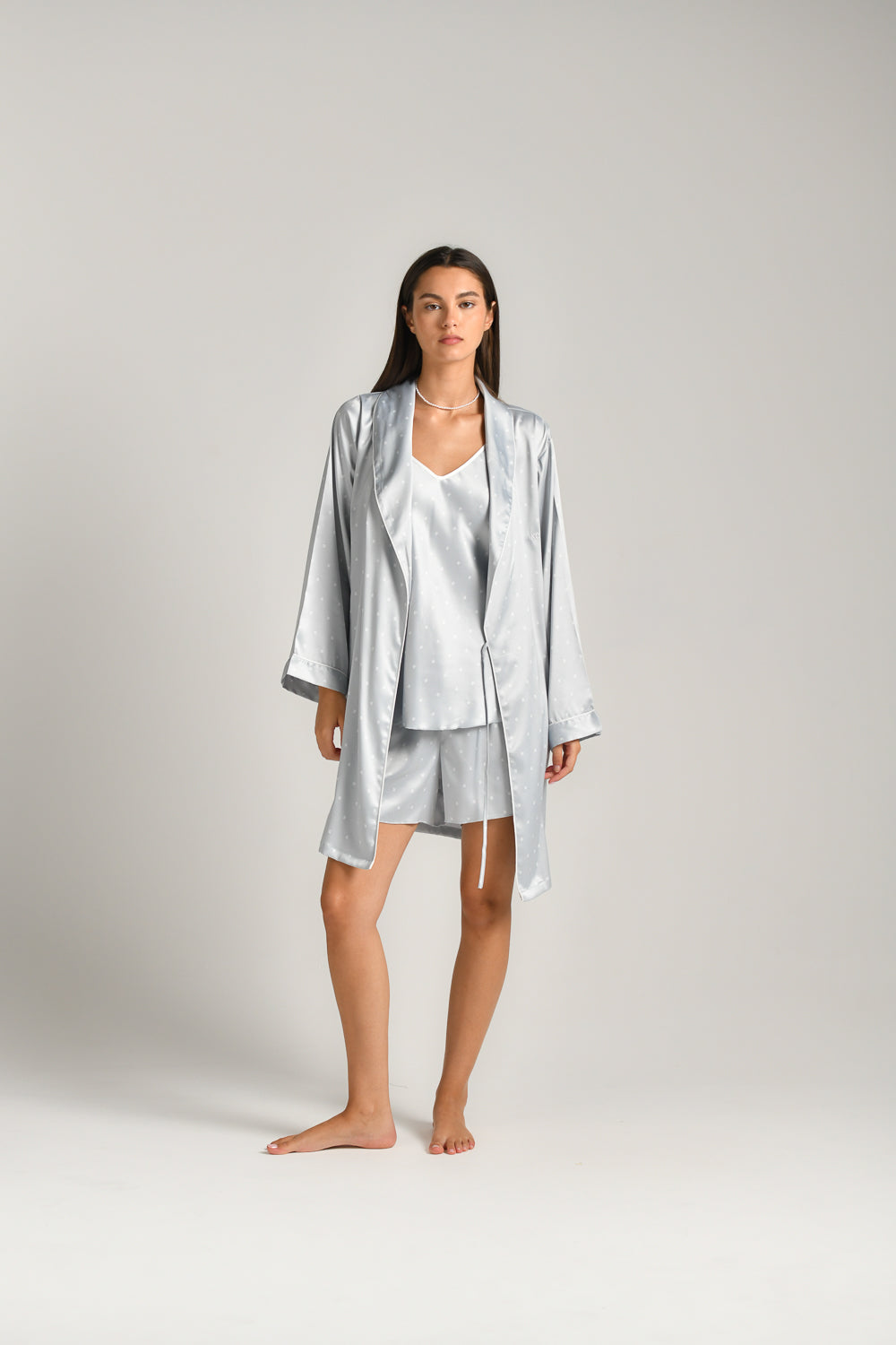 חלוק בית לנשים