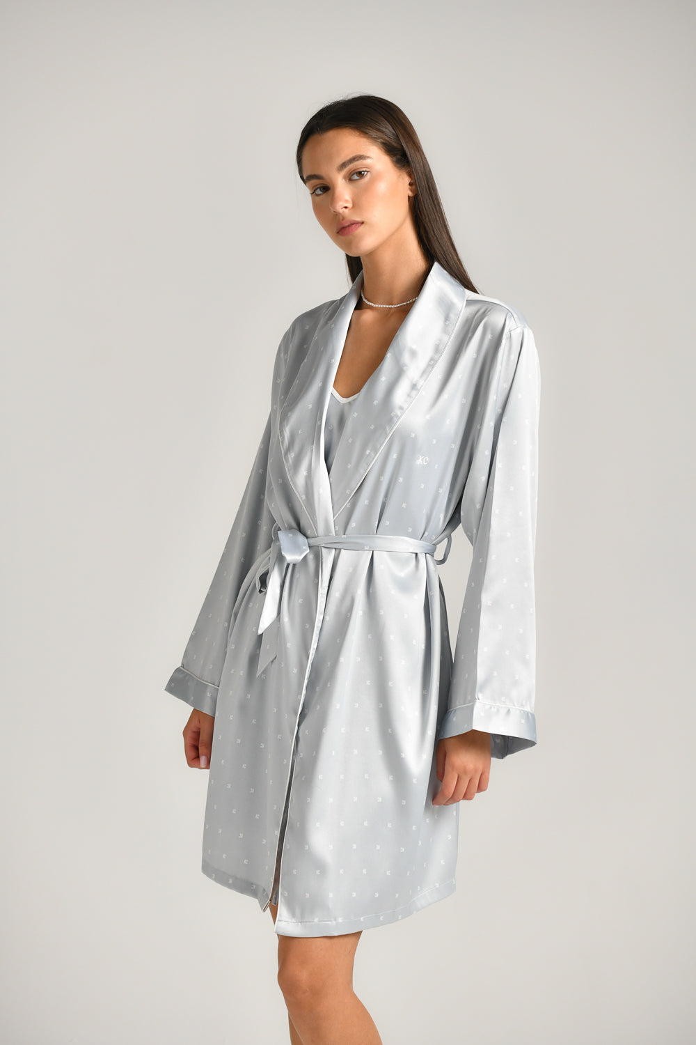 חלוק בית לנשים