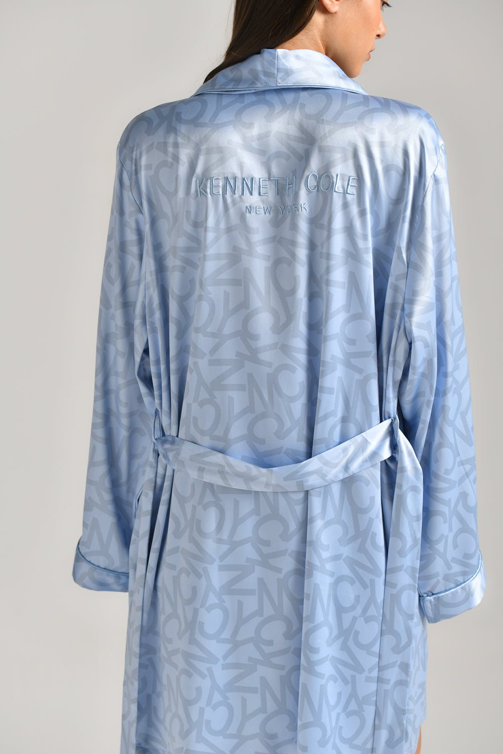 חלוק בית לנשים