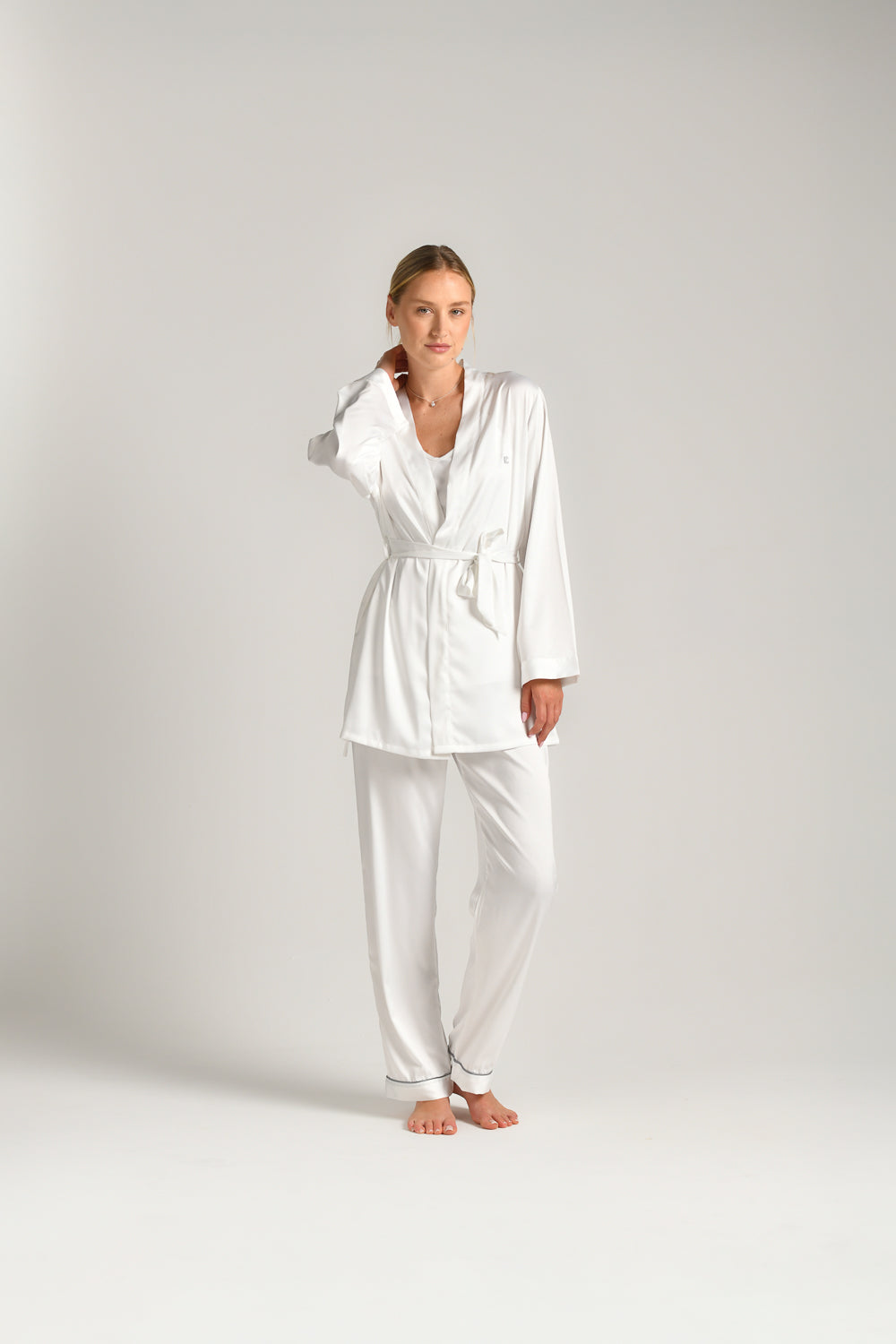 סט פיג'מה שלושה חלקים לנשים