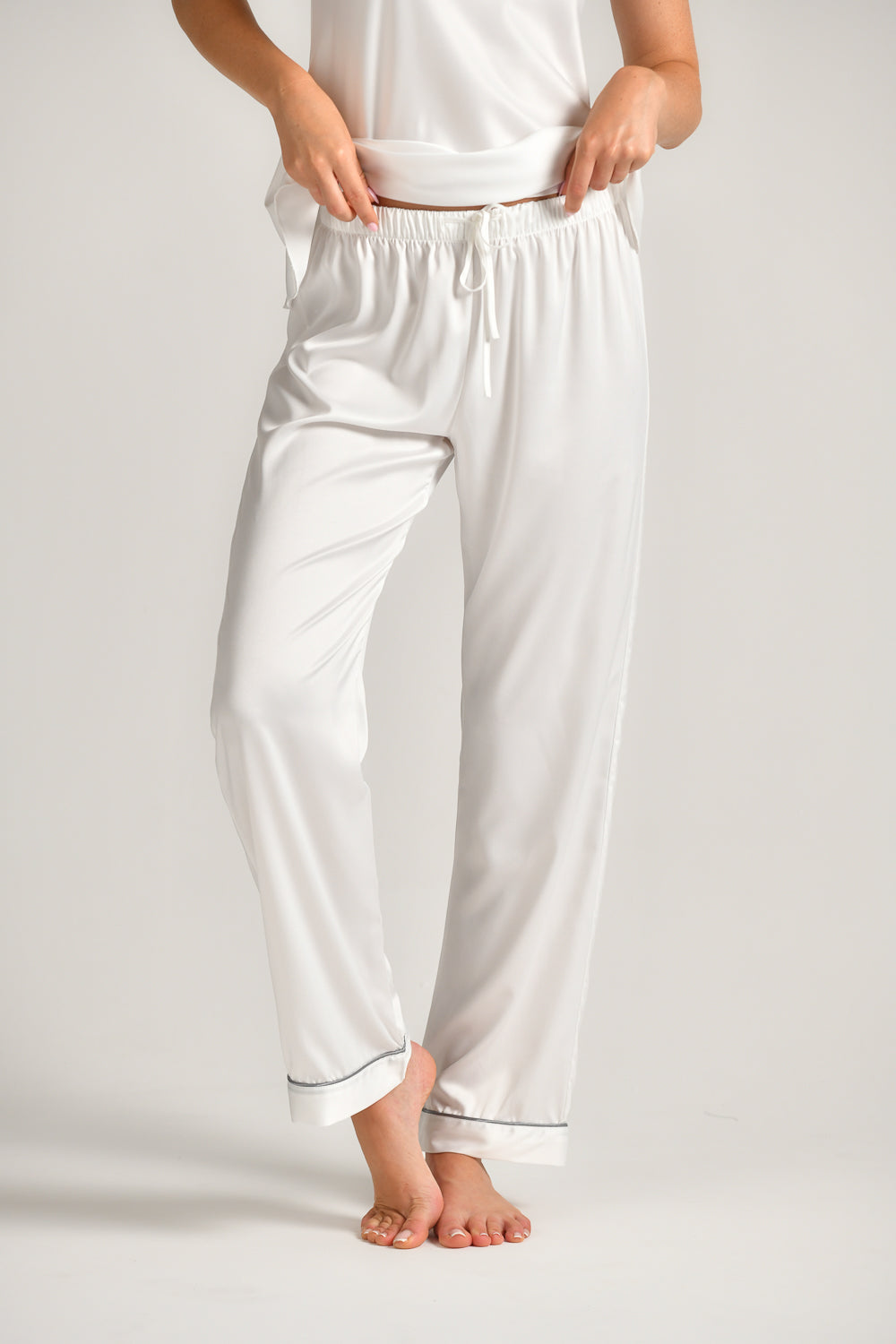 סט פיג'מה שלושה חלקים לנשים