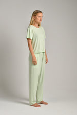 חולצת קרופ טופ סופט לנשים 