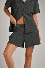 חליפת בויפרנד פסים לנשים