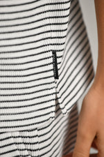 חליפת בויפרנד פסים לנשים