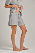 חליפת בויפרנד פסים לנשים