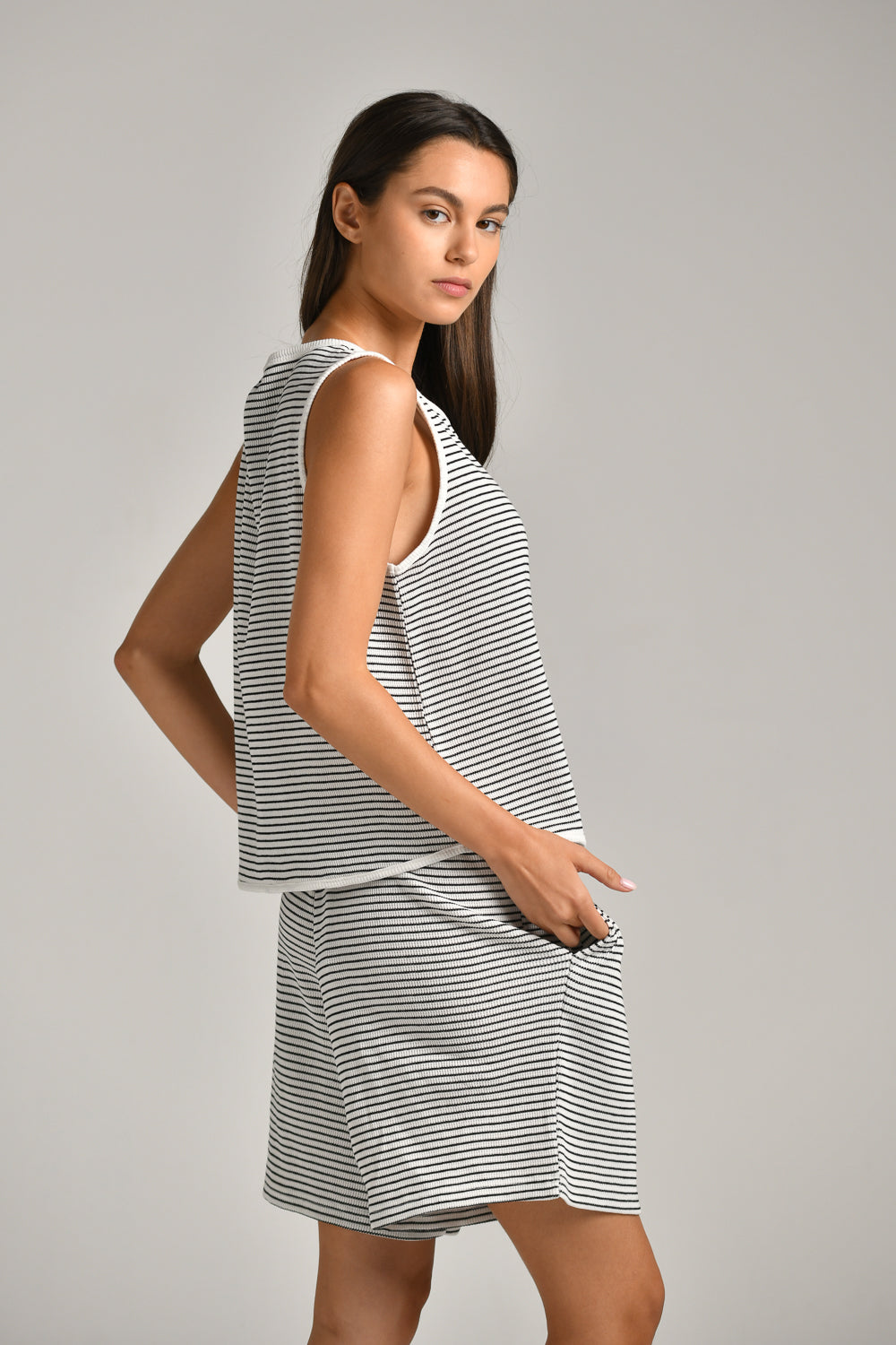 וסט פסים לנשים