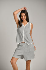 וסט פסים לנשים