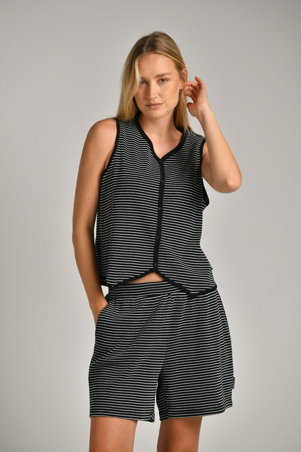 וסט פסים לנשים