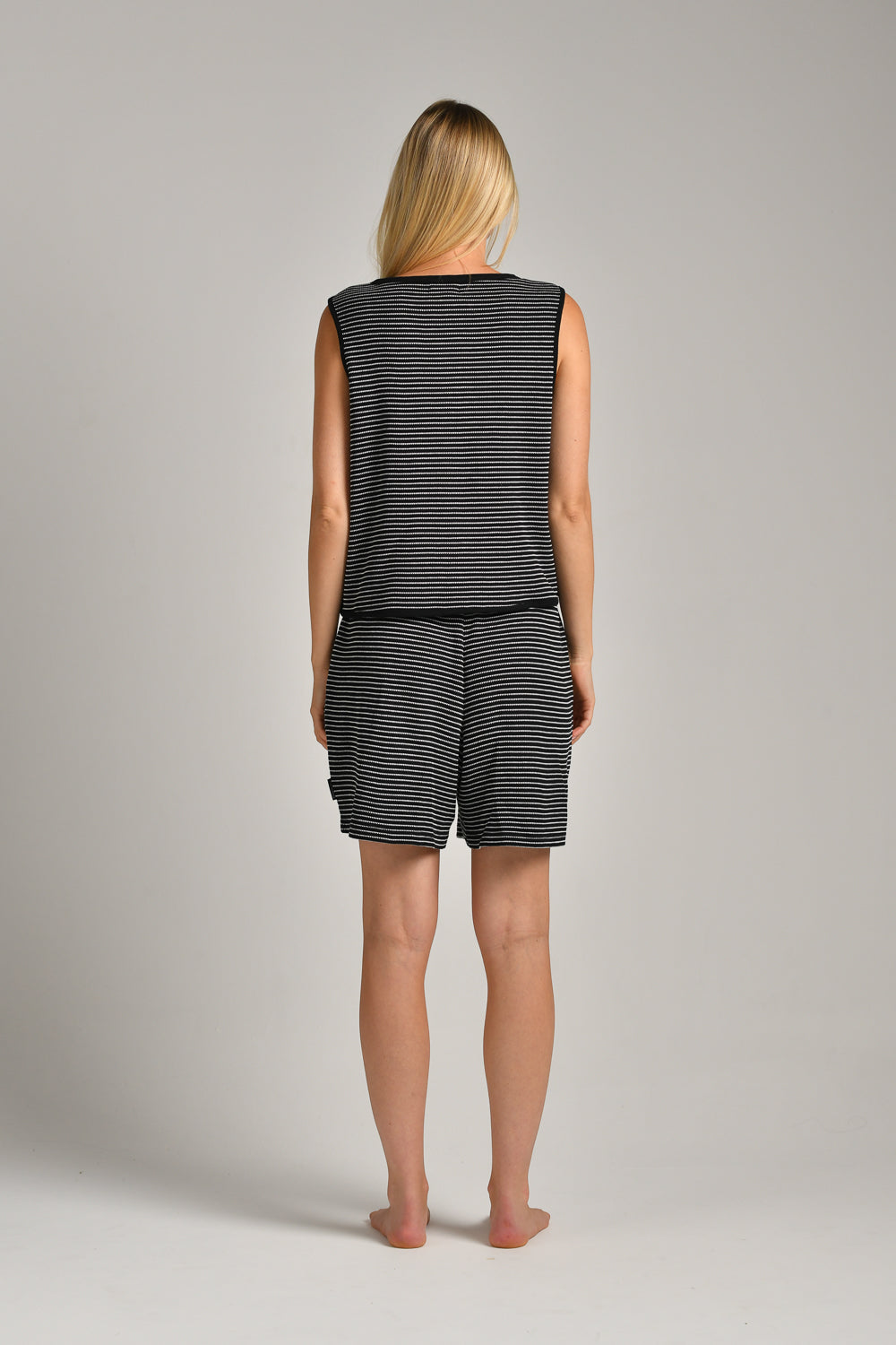 וסט פסים לנשים