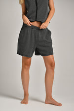 מכנסי שורט פסים