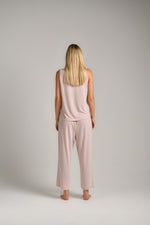 מכנסי בית בגזרה מתרחבת לנשים