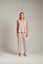 מכנסי בית בגזרה מתרחבת לנשים