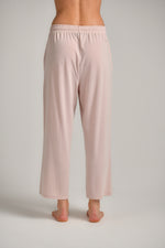 מכנסי בית בגזרה מתרחבת לנשים