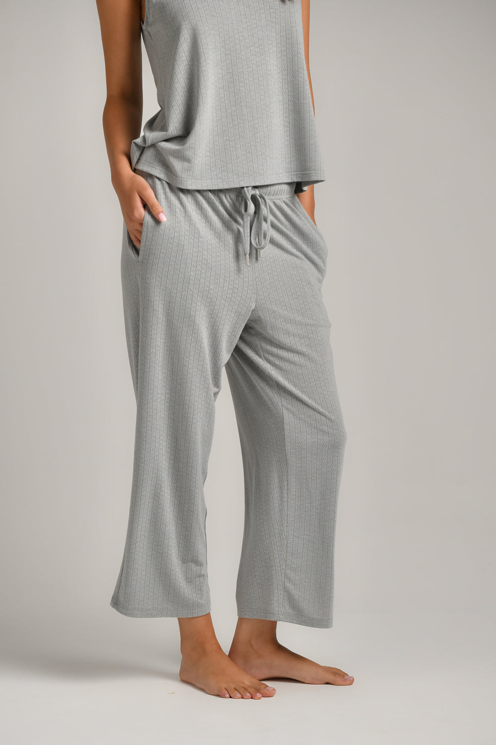 מכנסי בית בגזרה מתרחבת לנשים