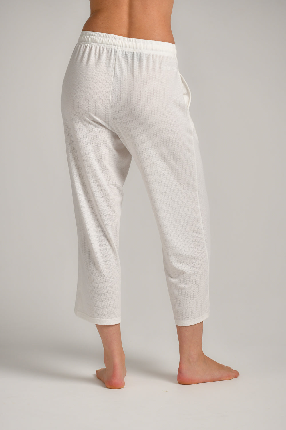 מכנסי בית בגזרה מתרחבת לנשים