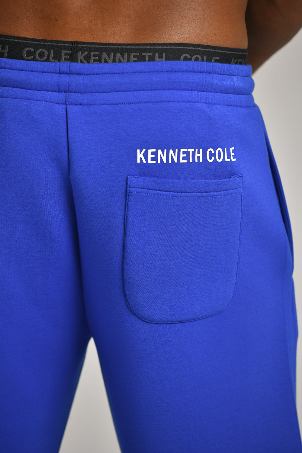 מכנסיים קצרים לגברים