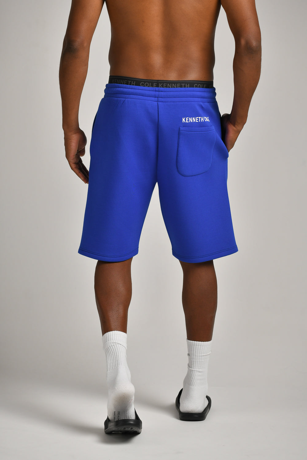 מכנסיים קצרים לגברים