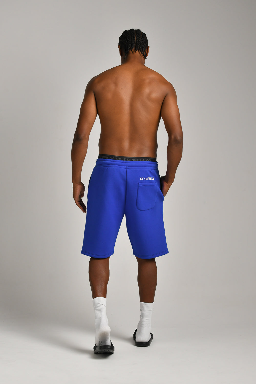 מכנסיים קצרים לגברים