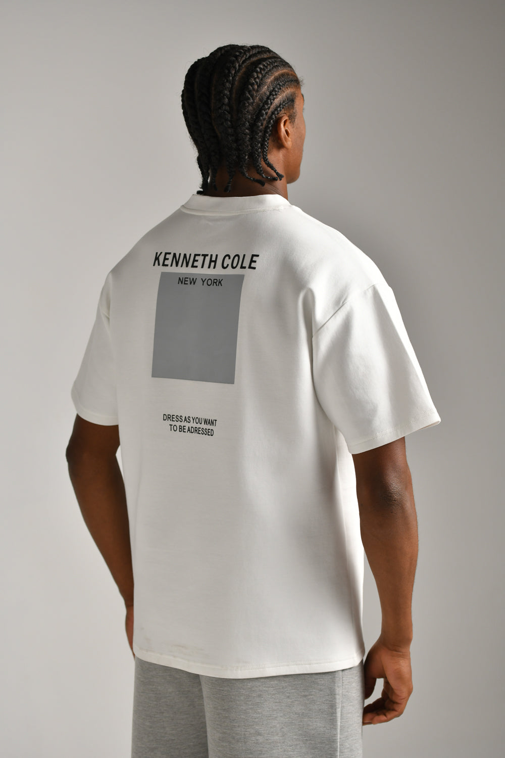 טי שירט אוברסייז עם דפוס בגב