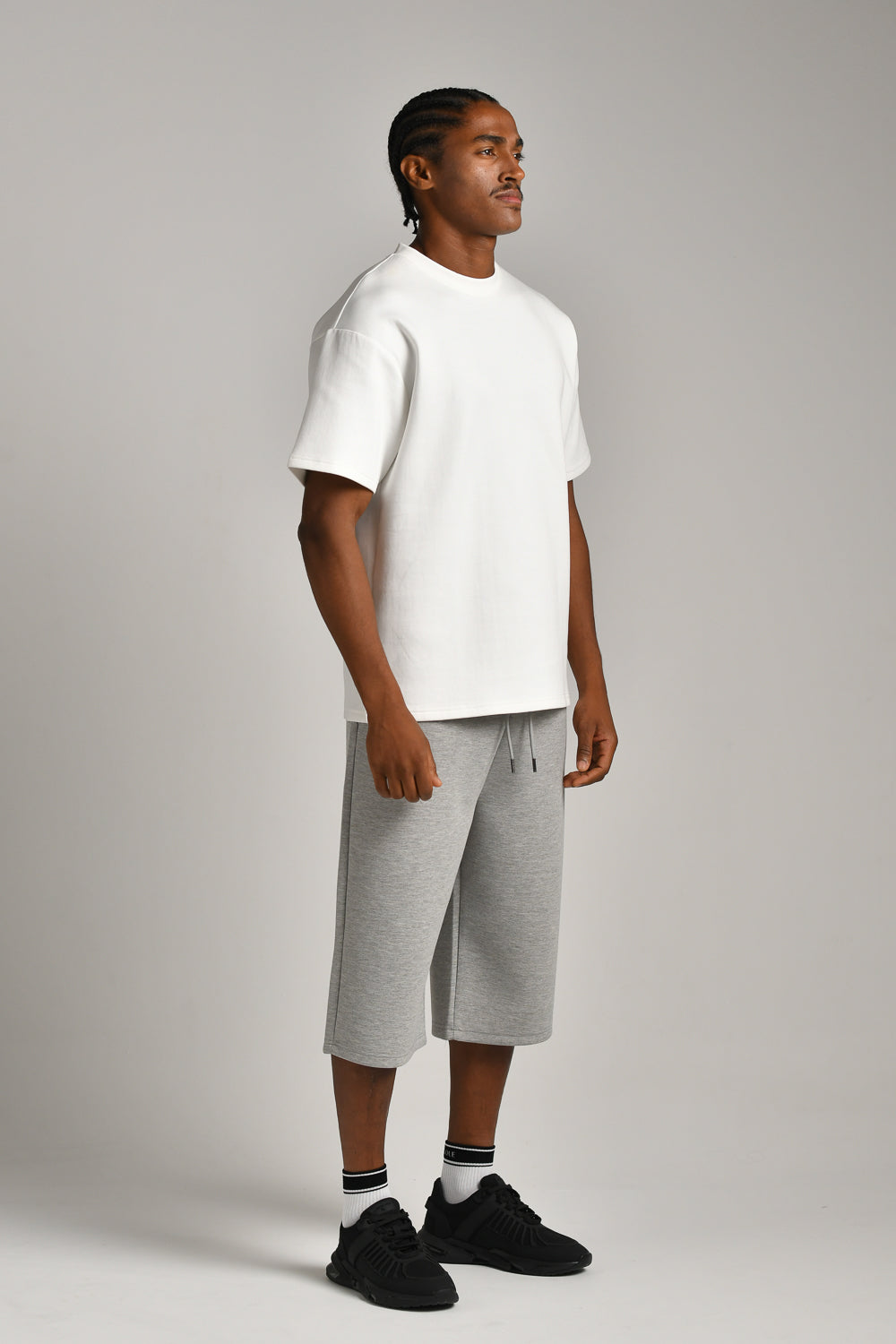 טי שירט אוברסייז עם דפוס בגב