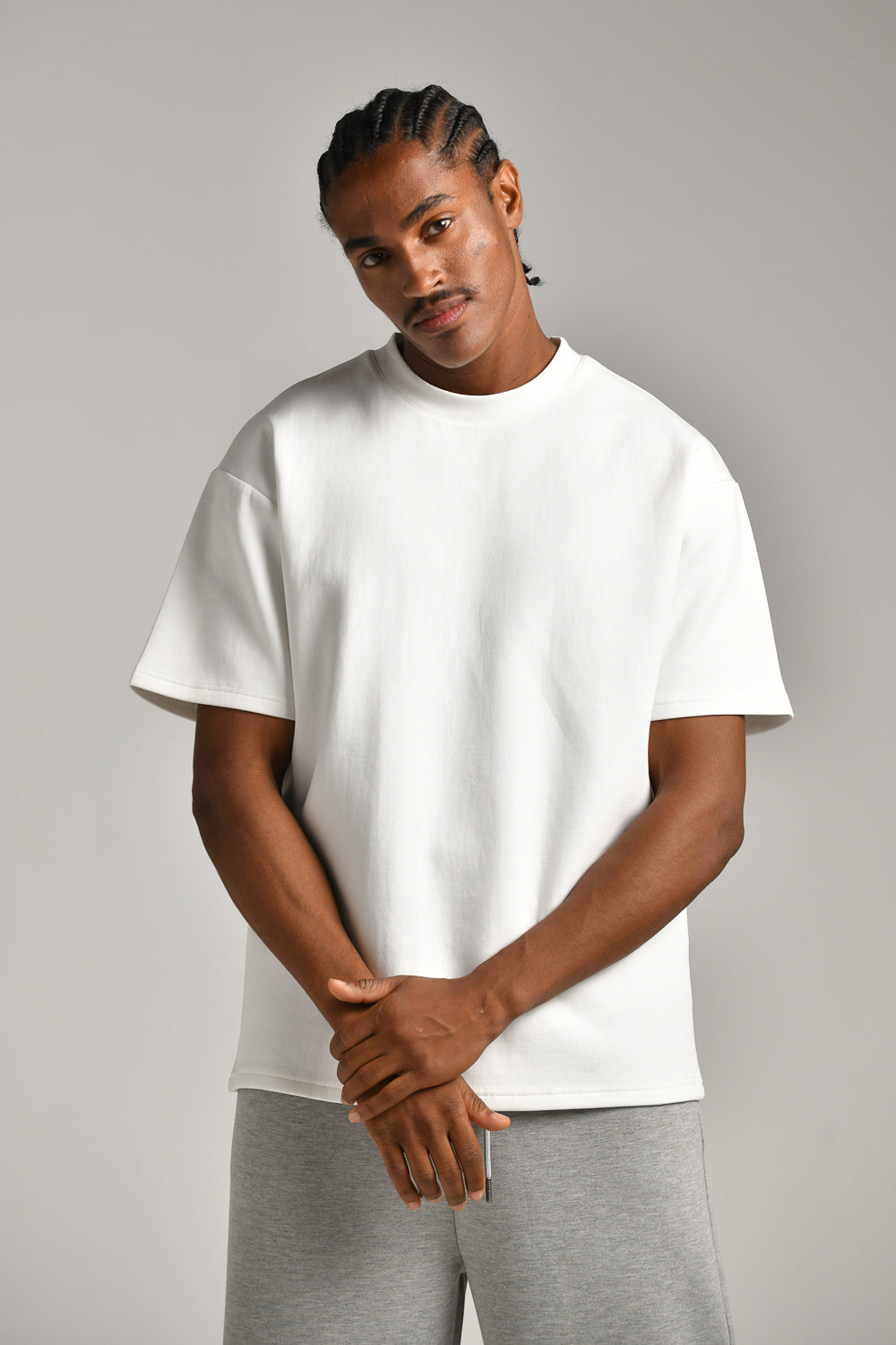 טי שירט אוברסייז עם דפוס בגב