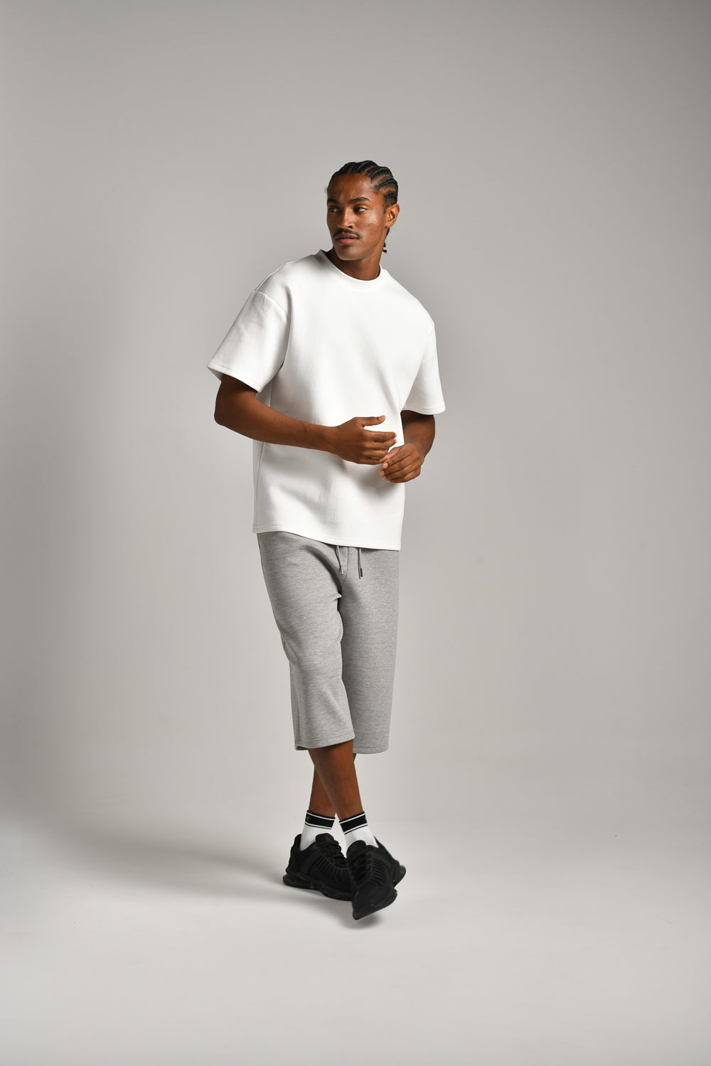 טי שירט אוברסייז עם דפוס בגב