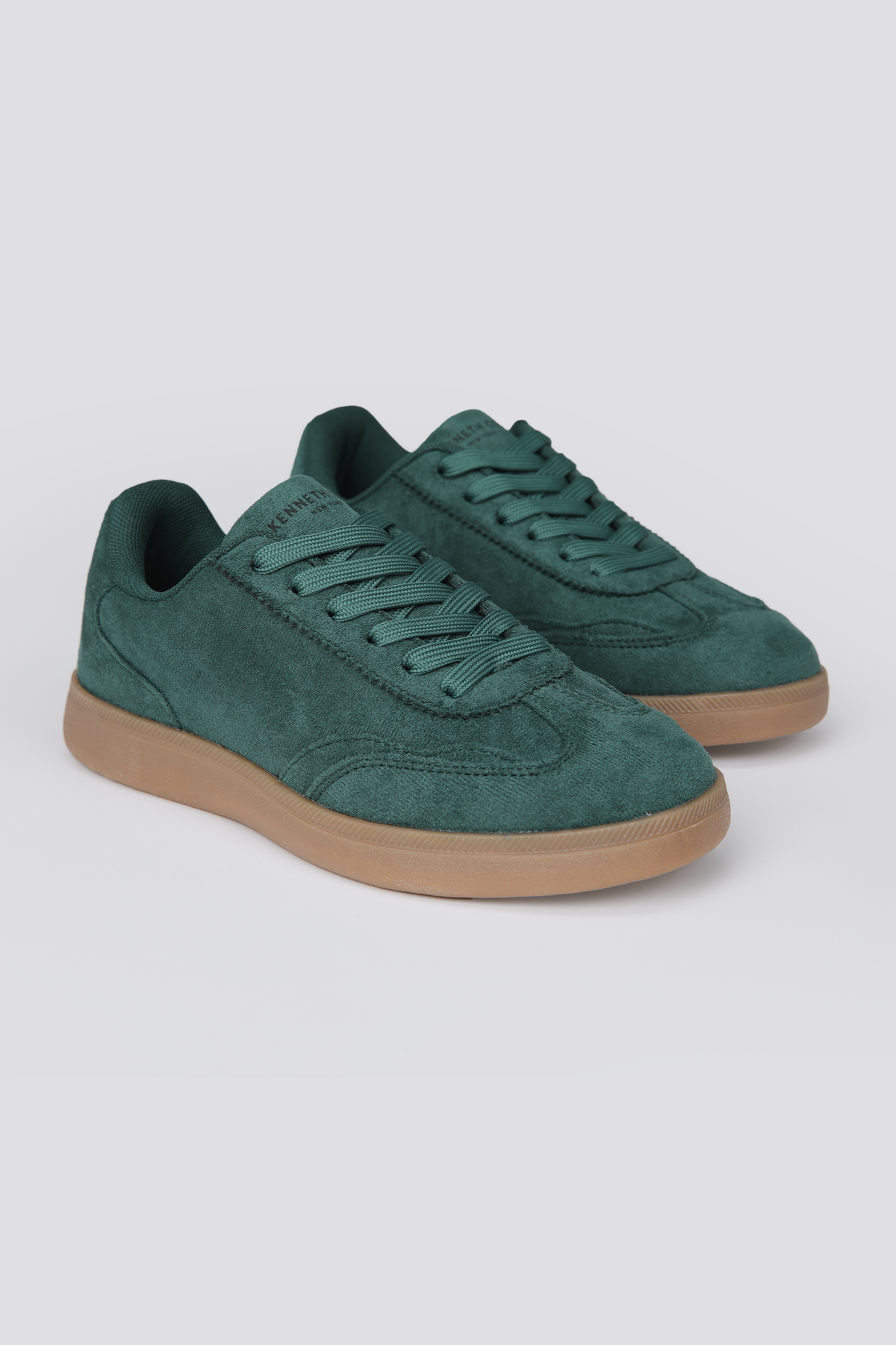 סניקרס לנשים עם גפה דמוי זמש | קנת קול