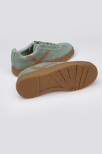 סניקרס מעוצבים לנשים | קנת קול