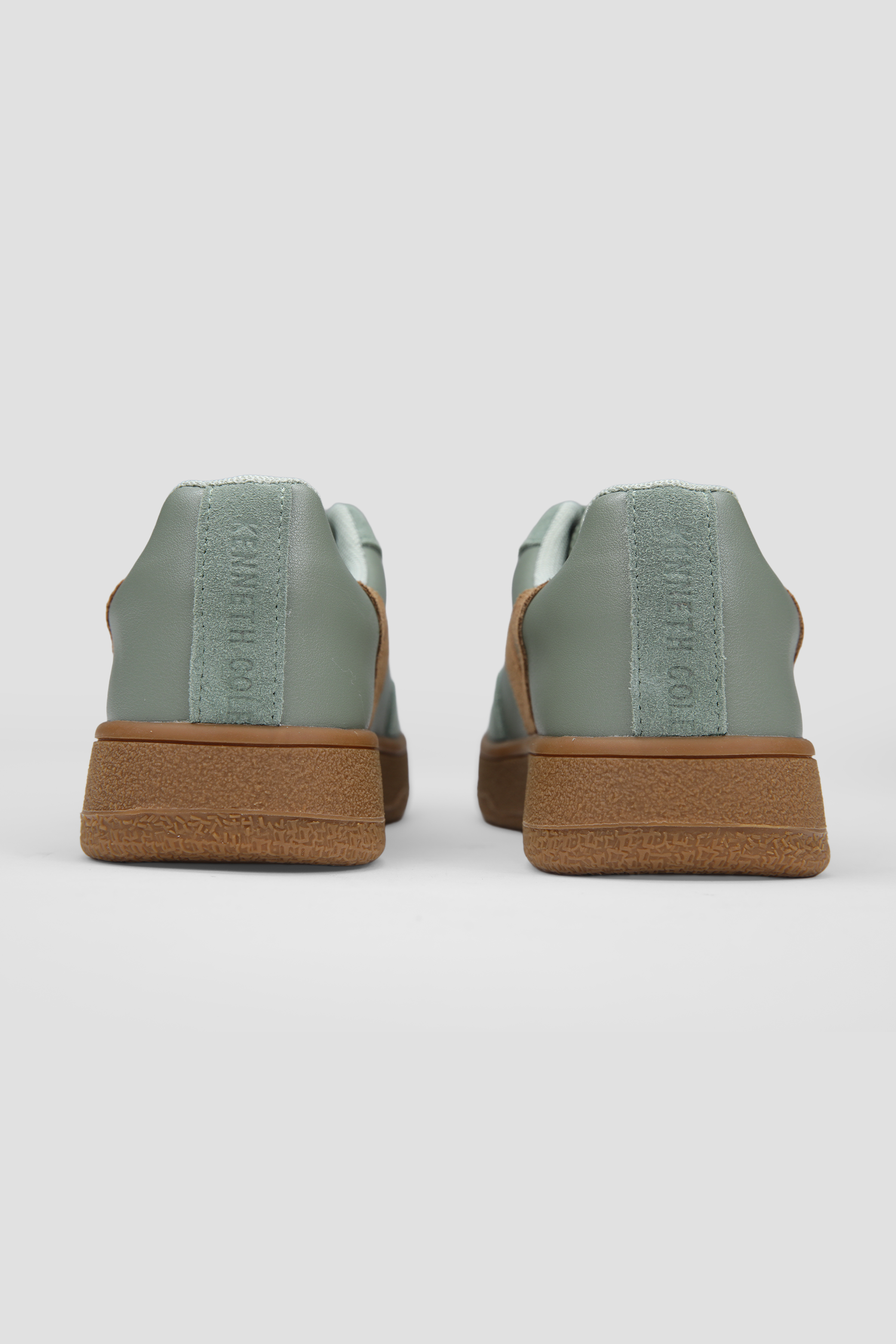 סניקרס מעוצבים לנשים | קנת קול