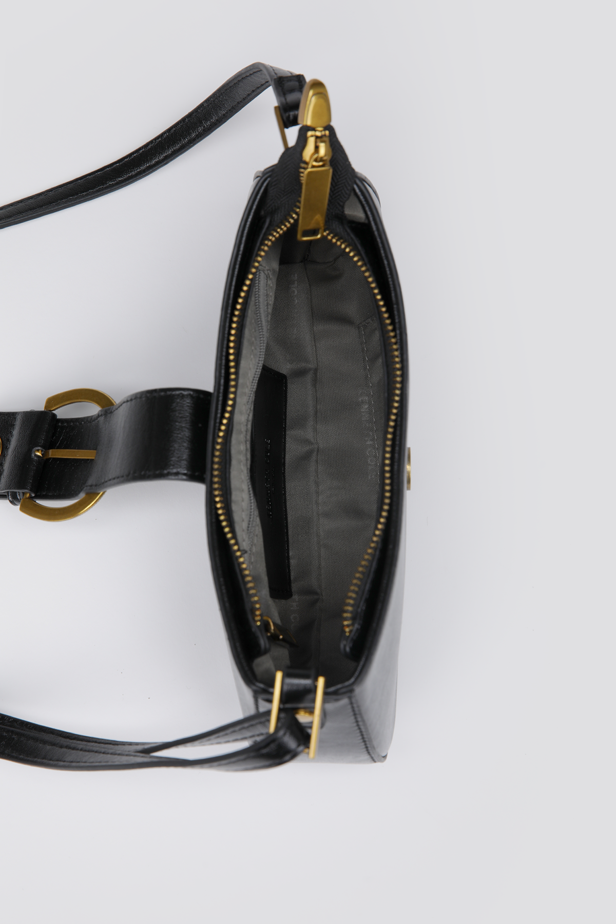 תיק צד בעיצוב אלגנטי עם אבזם מוזהב | קנת קול