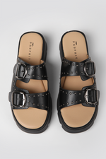 כפכפים דמוי עור עיטור ניטים בצבע שחור